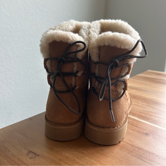 New Ugg Naiyah Suede Lace Up Suede Boots - Picture 4 of 6